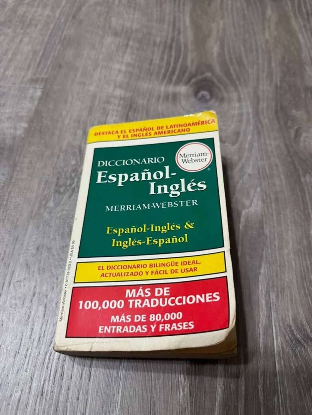 Merriam-Webster Español-Inglés Pocket Dictionary - Green & Yellow
